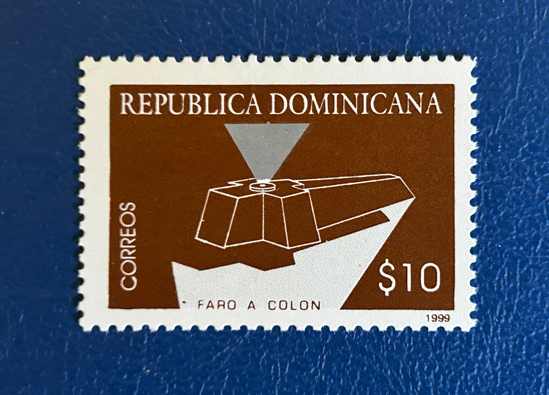 Dominican Republic Sc 1375 Columbus Mausoleum (Lighthouses) 1999 MNH**