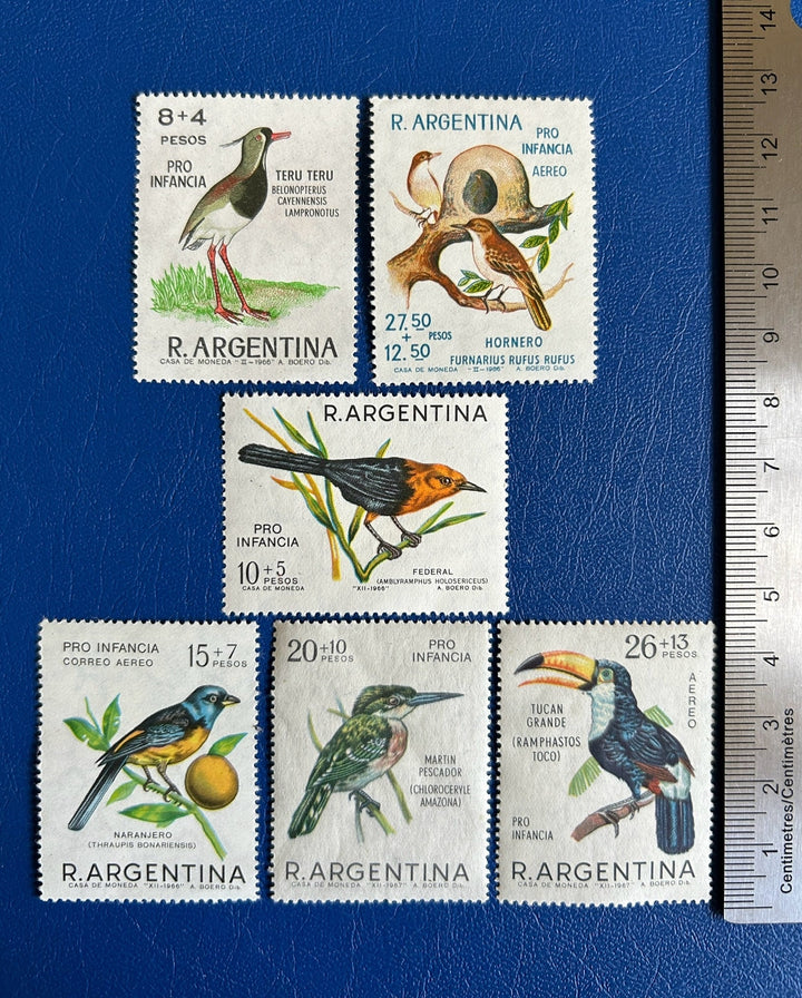 Argentina - Original Vintage Postage Stamps- 1966/67 - Pro Infancia: Birds - for the collector, artist or crafter