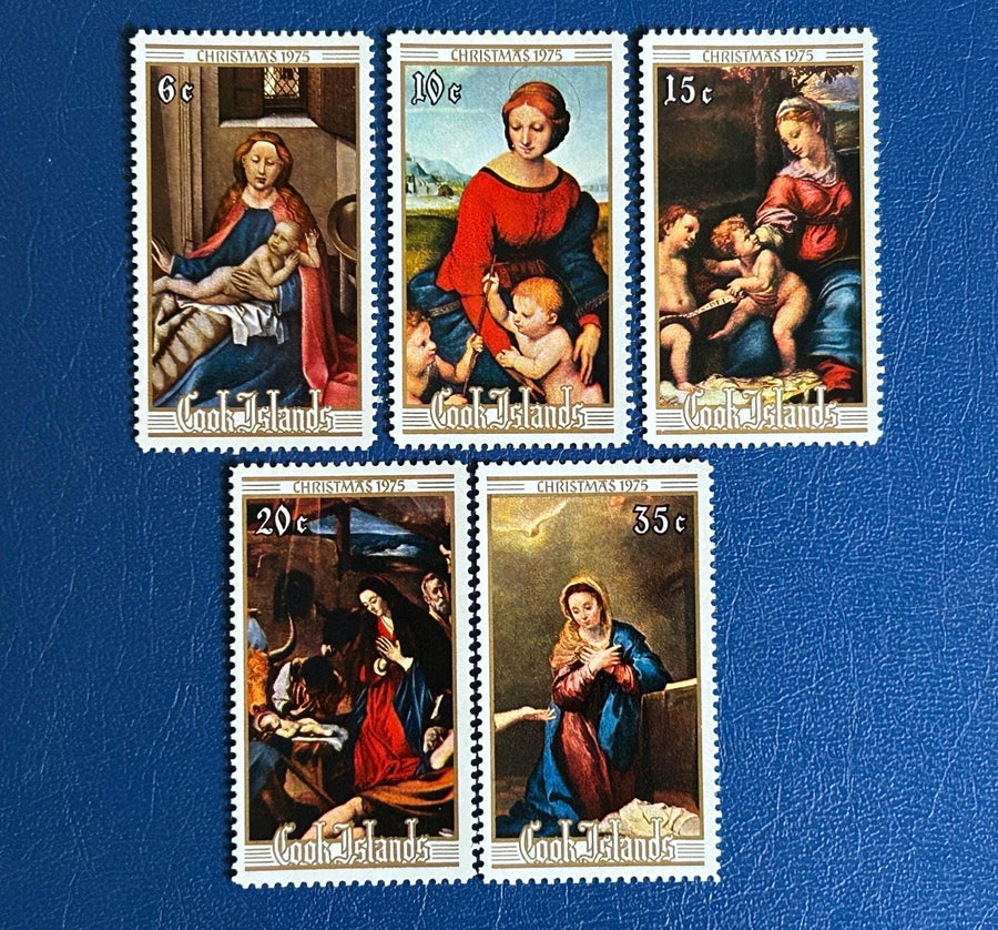 Cook Islands - Original Vintage Postage Stamps - 1975 - Christmas: Mother & Child - for the collector, artist or crafter