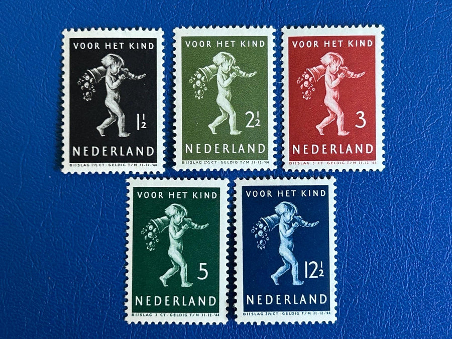 Netherlands - Original Vintage Postage Stamps- 1939 - Children’s Stamps: Child with Cornucopia - LH - for the collector , artist or crafter