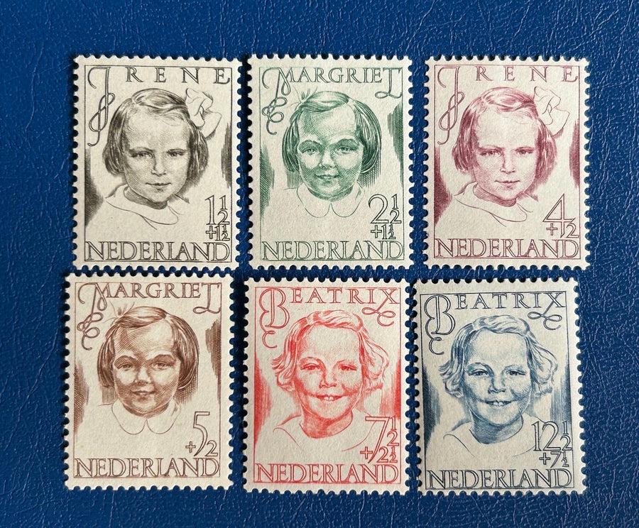 Netherlands - Original Vintage Postage Stamps- 1946 - Princesses - for the collector, artist , or crafter