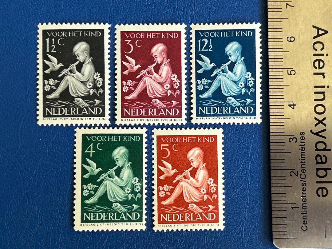 Netherlands - Original Vintage Postage Stamps- 1939 - Children’s Stamps: Child with Cornucopia - LH - for the collector , artist or crafter