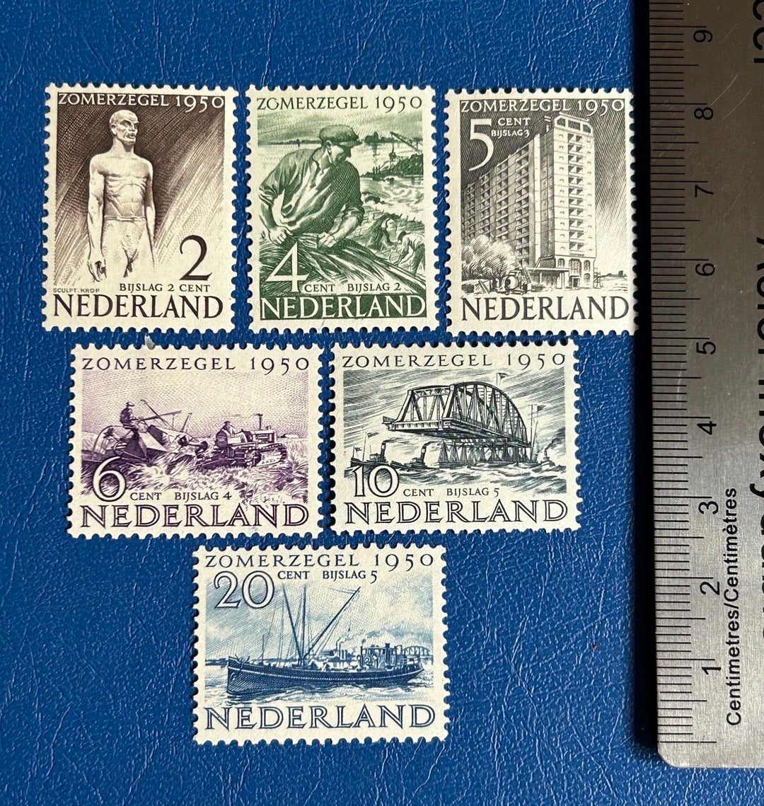 Netherlands - Original Vintage Postage Stamps- 1947 - Summer Stamps -LH - for the collector, artist , or crafter
