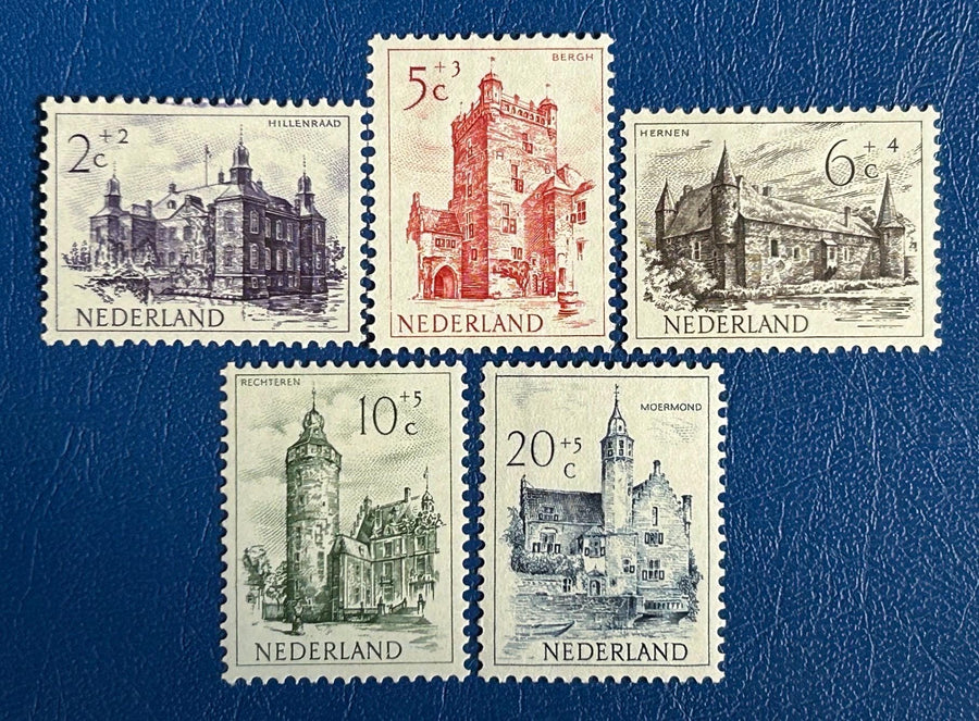 Netherlands - Original Vintage Postage Stamps- 1951 - Summer Stamps: Castles - LH - for the collector, artist , or crafter