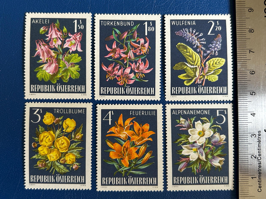 Austria - Original Vintage Postage Stamps - 1966 - Flowers - for the collector, artist or crafter - scrapbooks, collage (mint hinged)