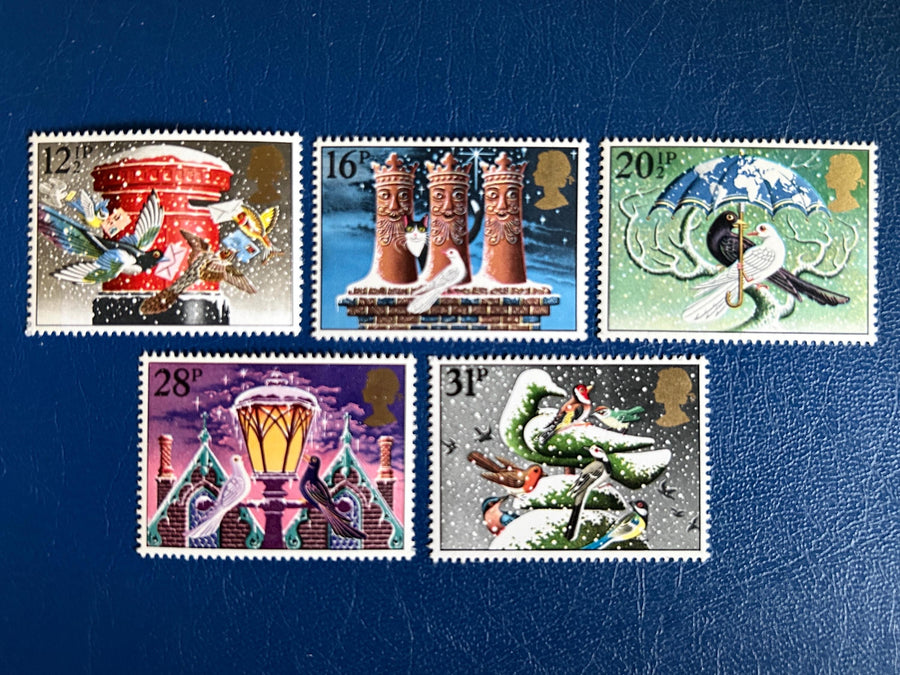 United Kingdom - Original Vintage Postage Stamps - 1983 - Christmas - for the collector, artist or crafter - scrapbook, collage, decoupage