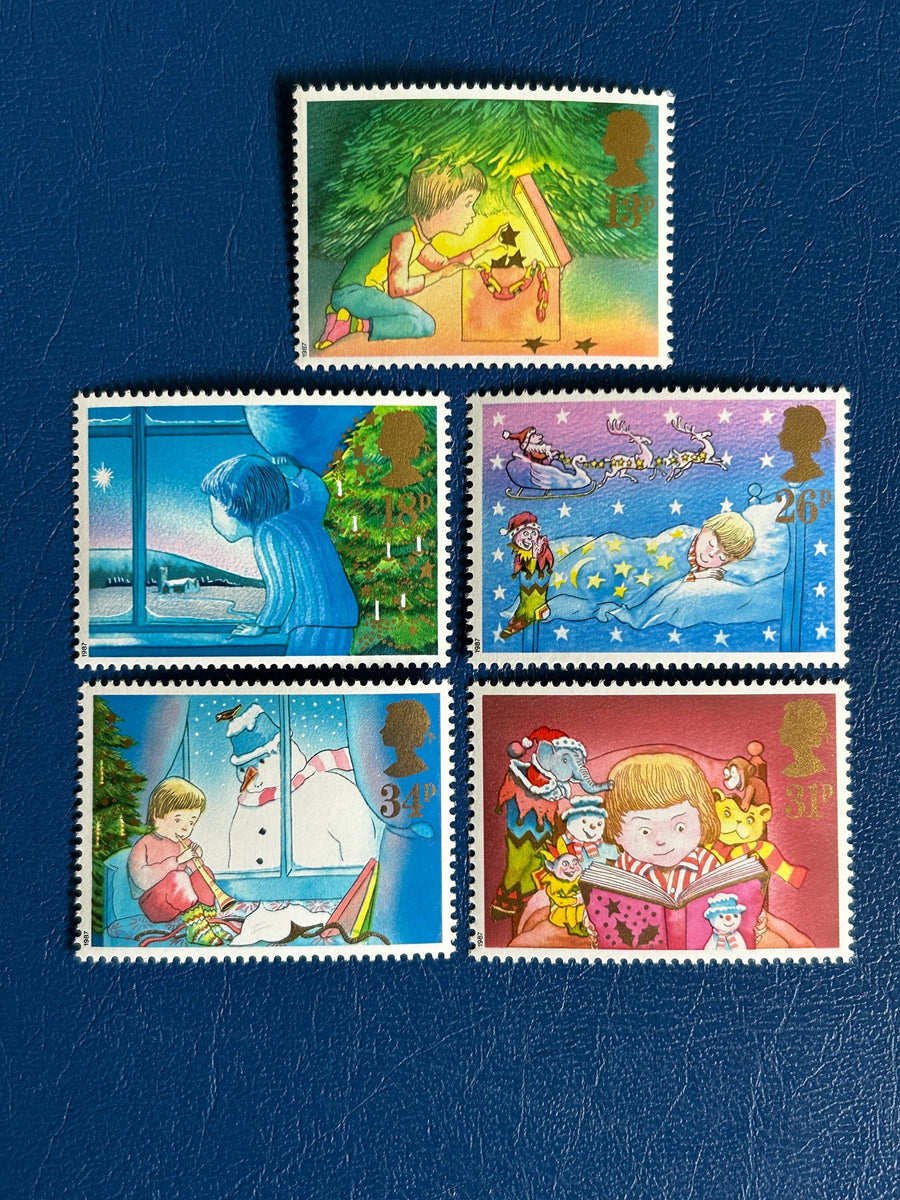 United Kingdom - Original Vintage Postage Stamps -1987 - Christmas Magic- for the collector, artist or crafter - scrapbook, collage
