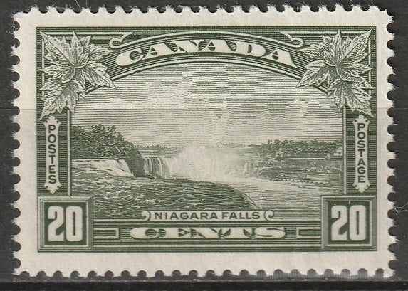 Canada 1935 Sc 225 MLH* small crease