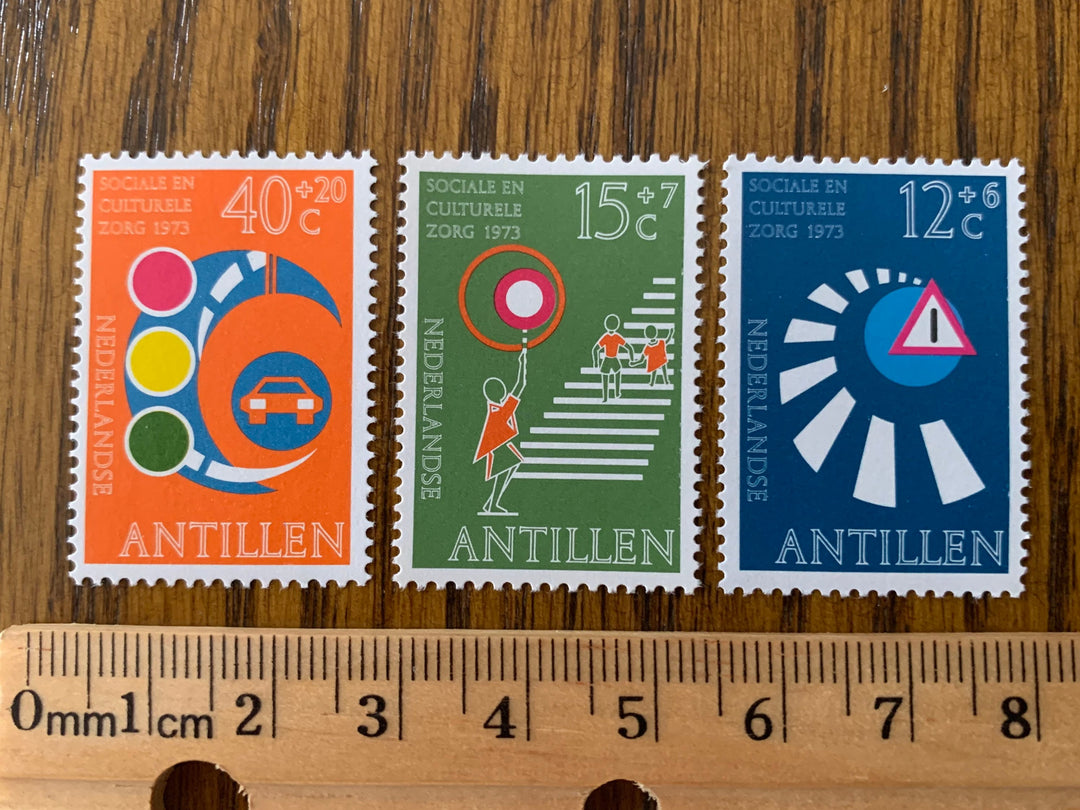 Netherlands Antilles - Original Vintage Postage  Stamps - 1973 Traffic Safety