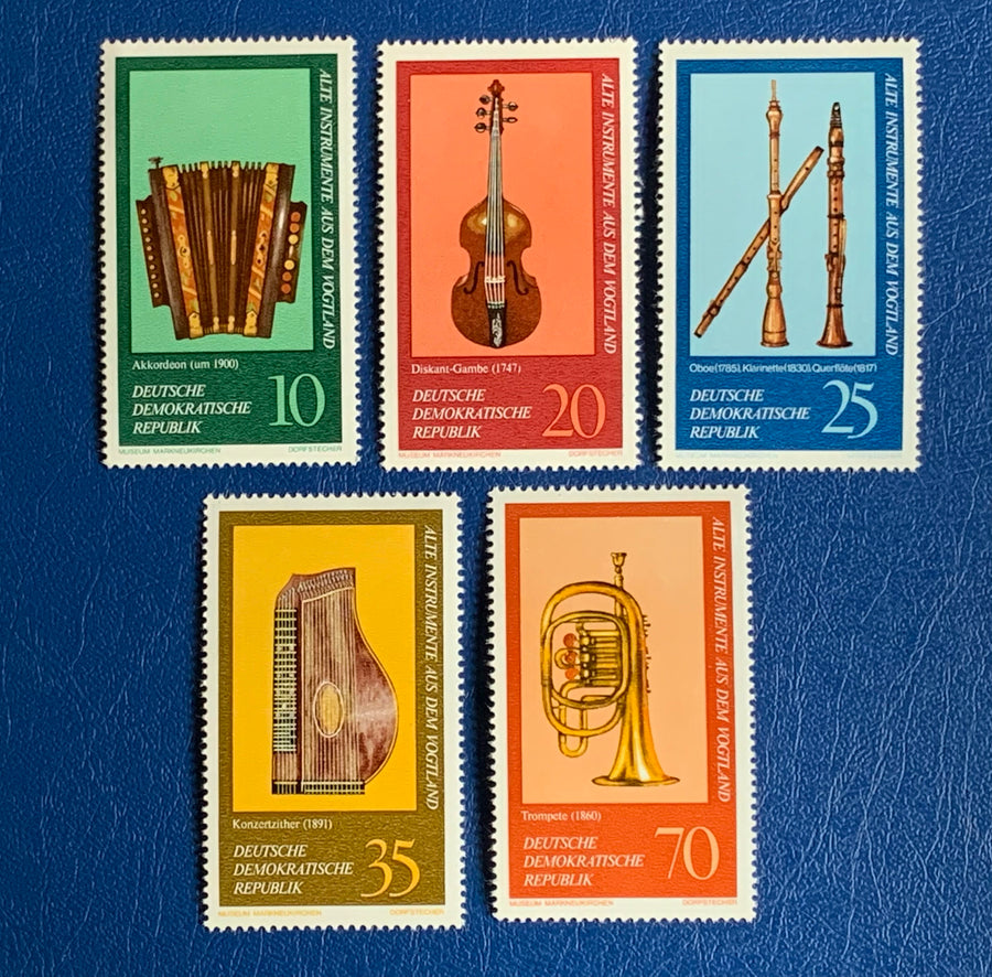 Germany (DDR) - Original Vintage Postage Stamps- 1977 Musical Instruments