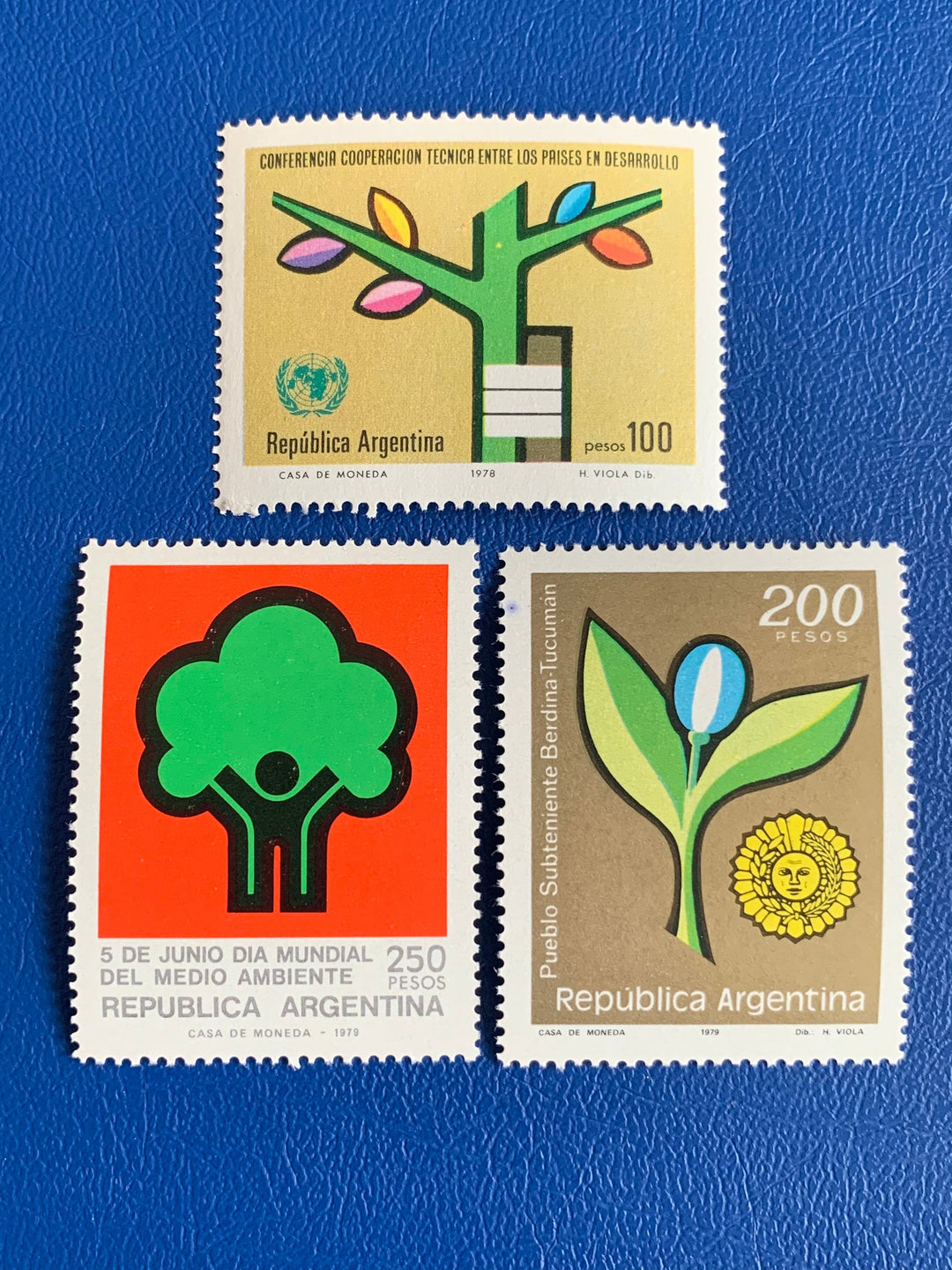 Argentina - Original Vintage Postage Stamps- 1978-79 Plant Designs - for the collector, artist or crafter