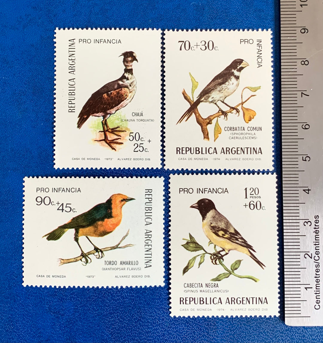 Argentina - Original Vintage Postage Stamps- 1973-74 Birds - for the collector, artist or crafter