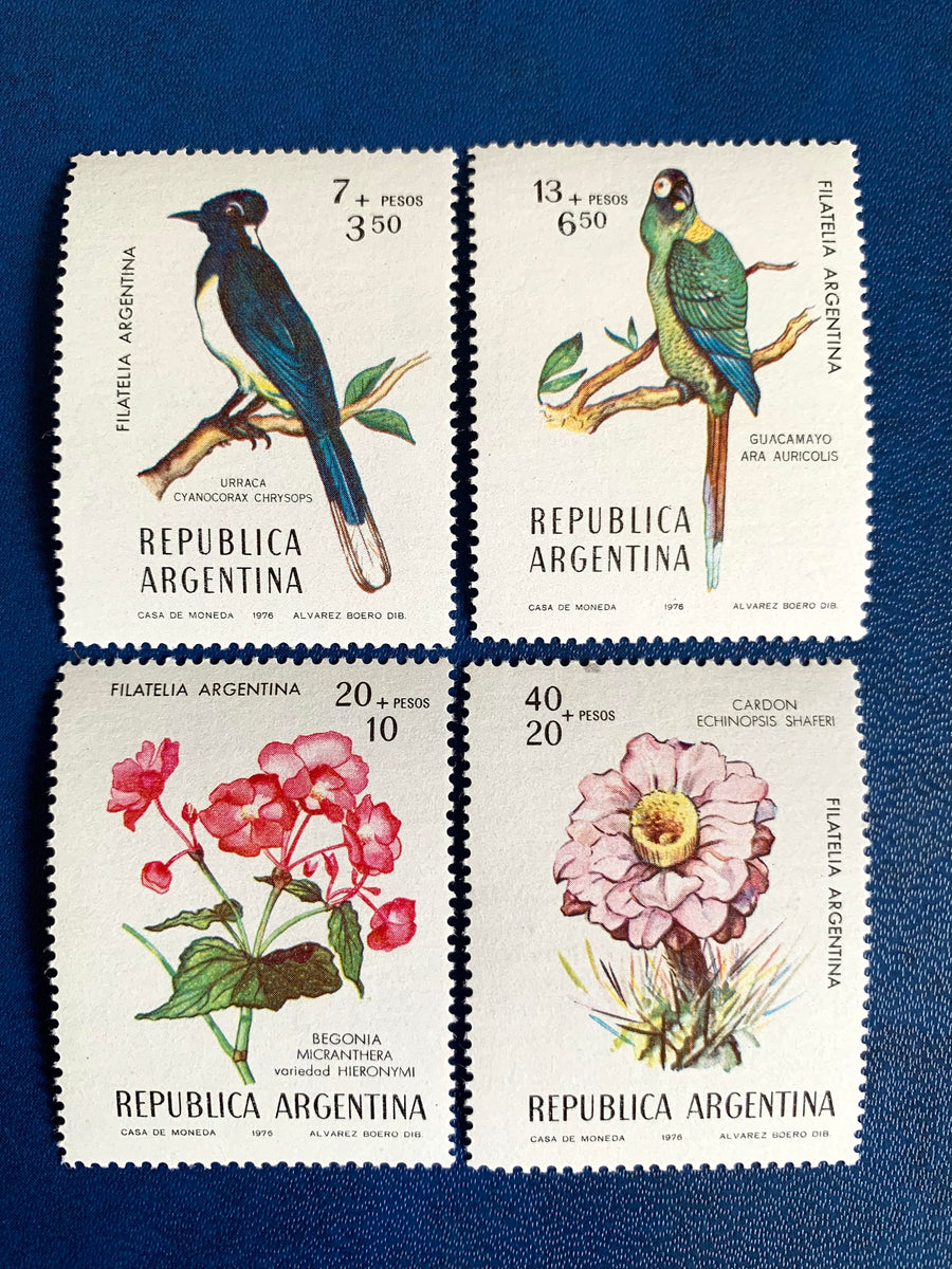 Argentina - Original Vintage Postage Stamps- 1976 Stamp Day - for the collector, artist or crafter
