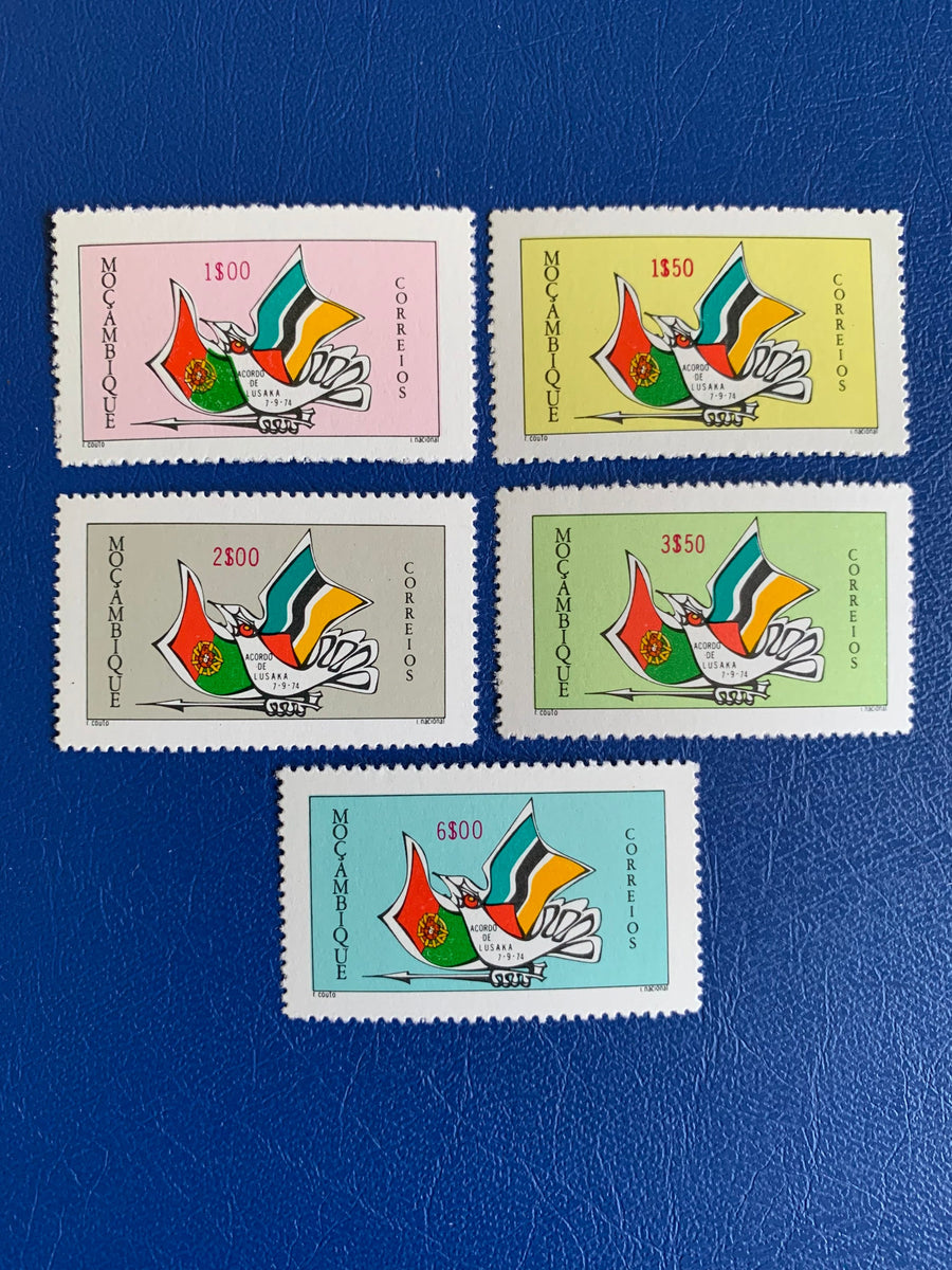 Mozambique - Original Vintage Postage Stamps- 1975 Lusaka Accord - for the collector, artist or crafter - scrapbooks, decoupage