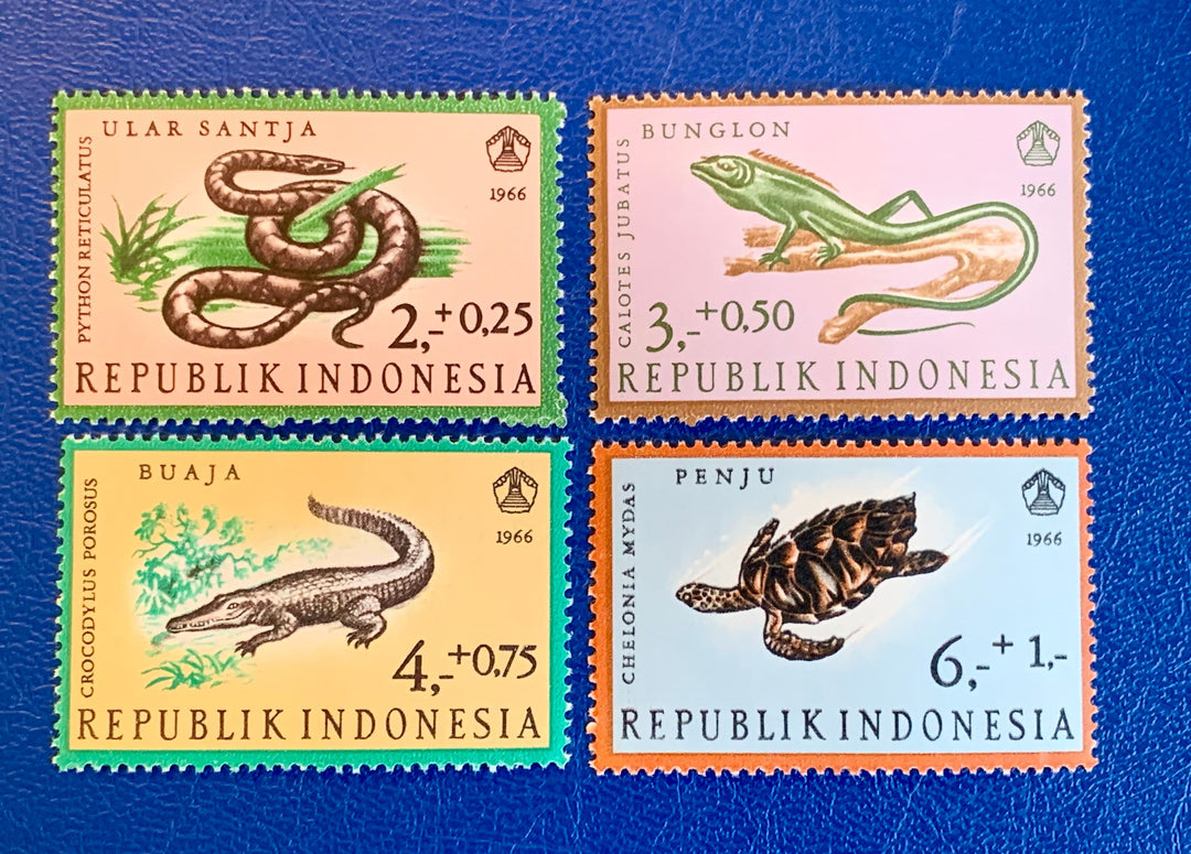 Indonesia - Original Vintage Postage Stamps- 1966 Reptiles - for the collector, artist or collector - scrapbooks, journals